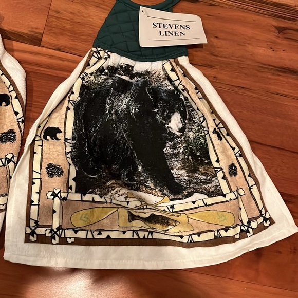 2 Brand New Kitchen Hand Towels with Tie - Bear/Cabin - Picture 2 of 7